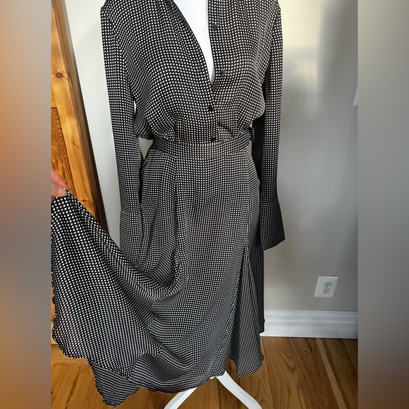 Equipment Dress - Picture 7 of 9